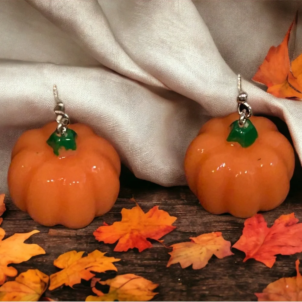 PUMPKIN HANGING EARRINGS! LIGHTWEIGHT& HYPOALLERGENIC!